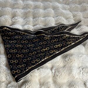 Gucci Black and Gold Women's Scarf
